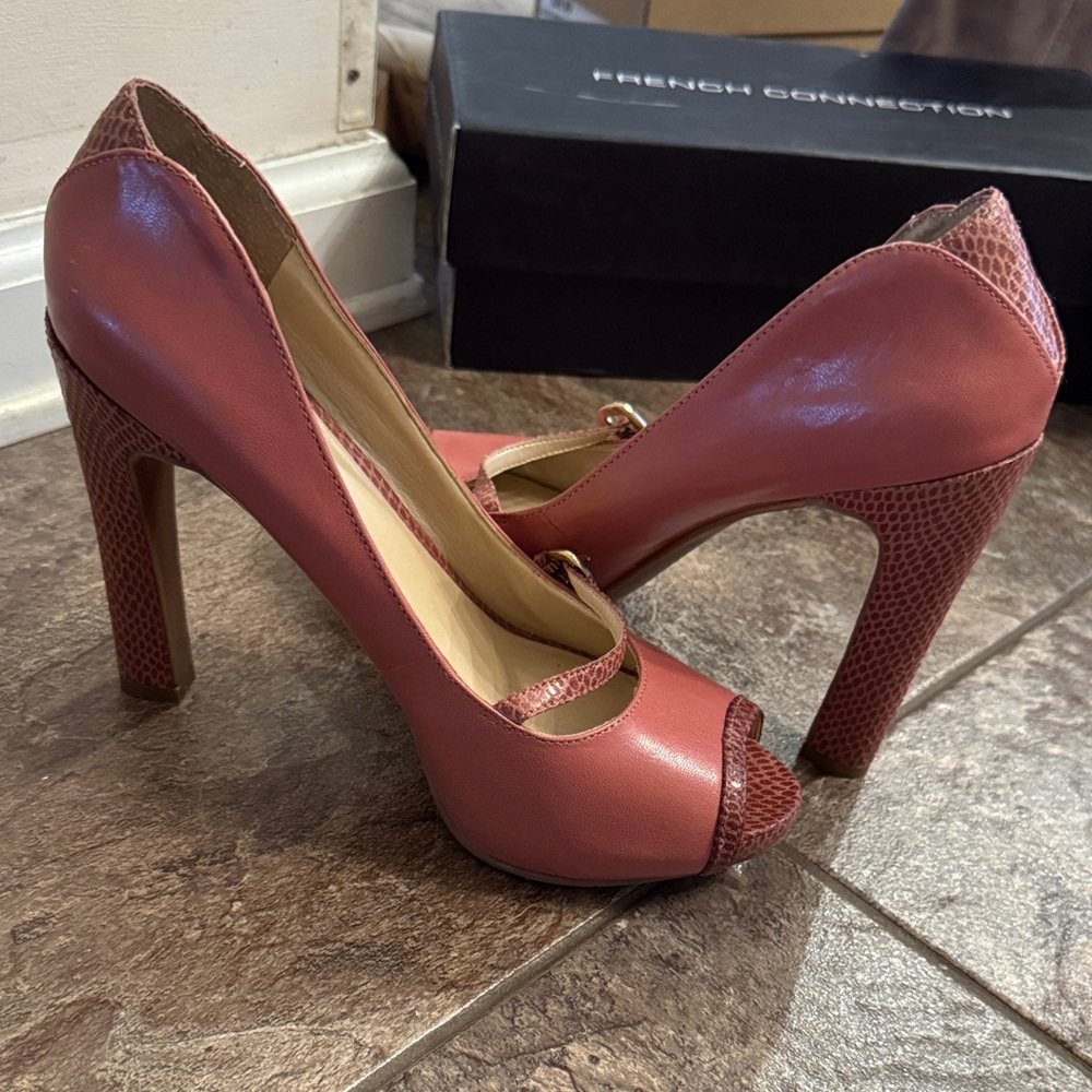 Nine West Women's Vintage Pink Peep Toe Heels